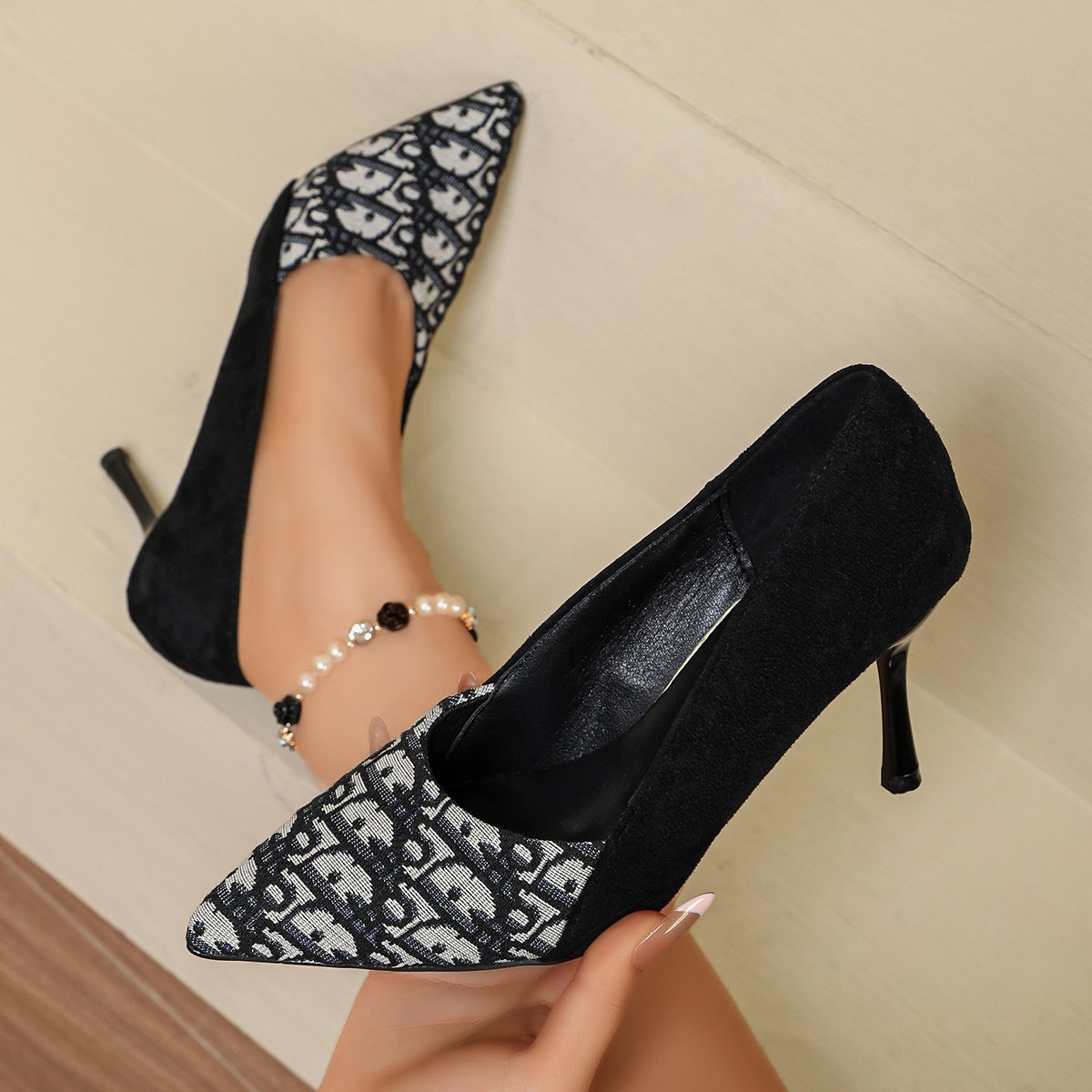 2026 Women High Heels Stiletto Fashion New Comfortable Black Professional Commute Medium Heel Pumps - Image 2