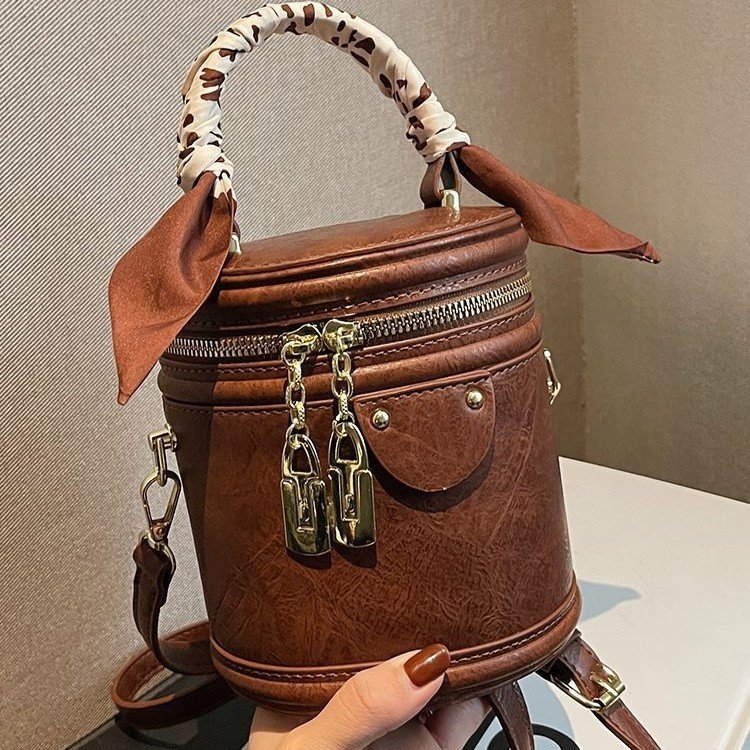 Womens Stylish And Versatile Bucket Bag
