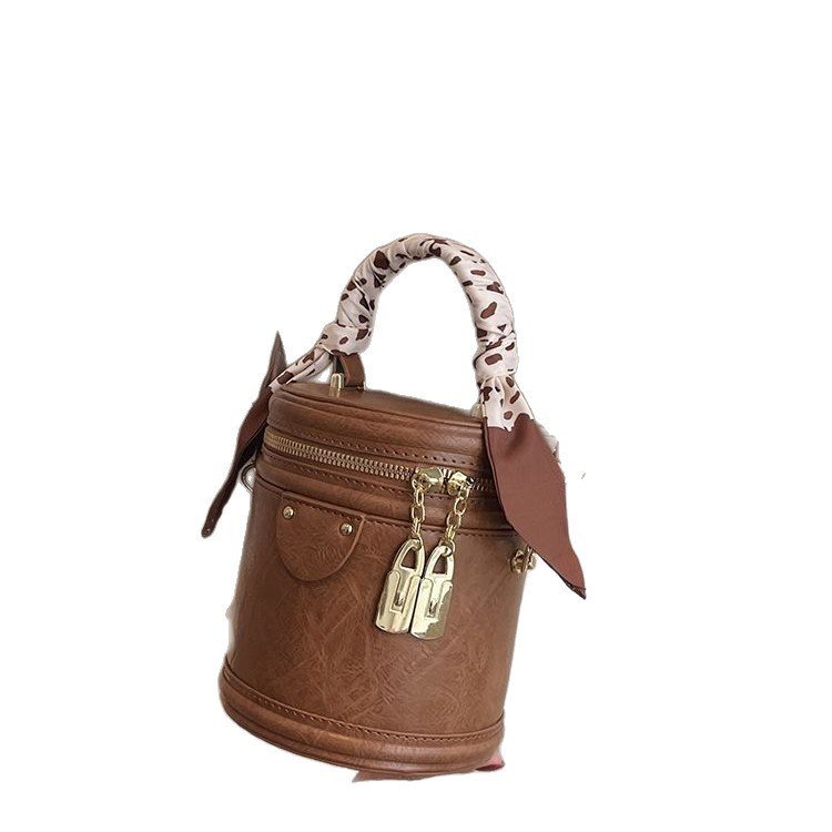 Womens Stylish And Versatile Bucket Bag - Image 2