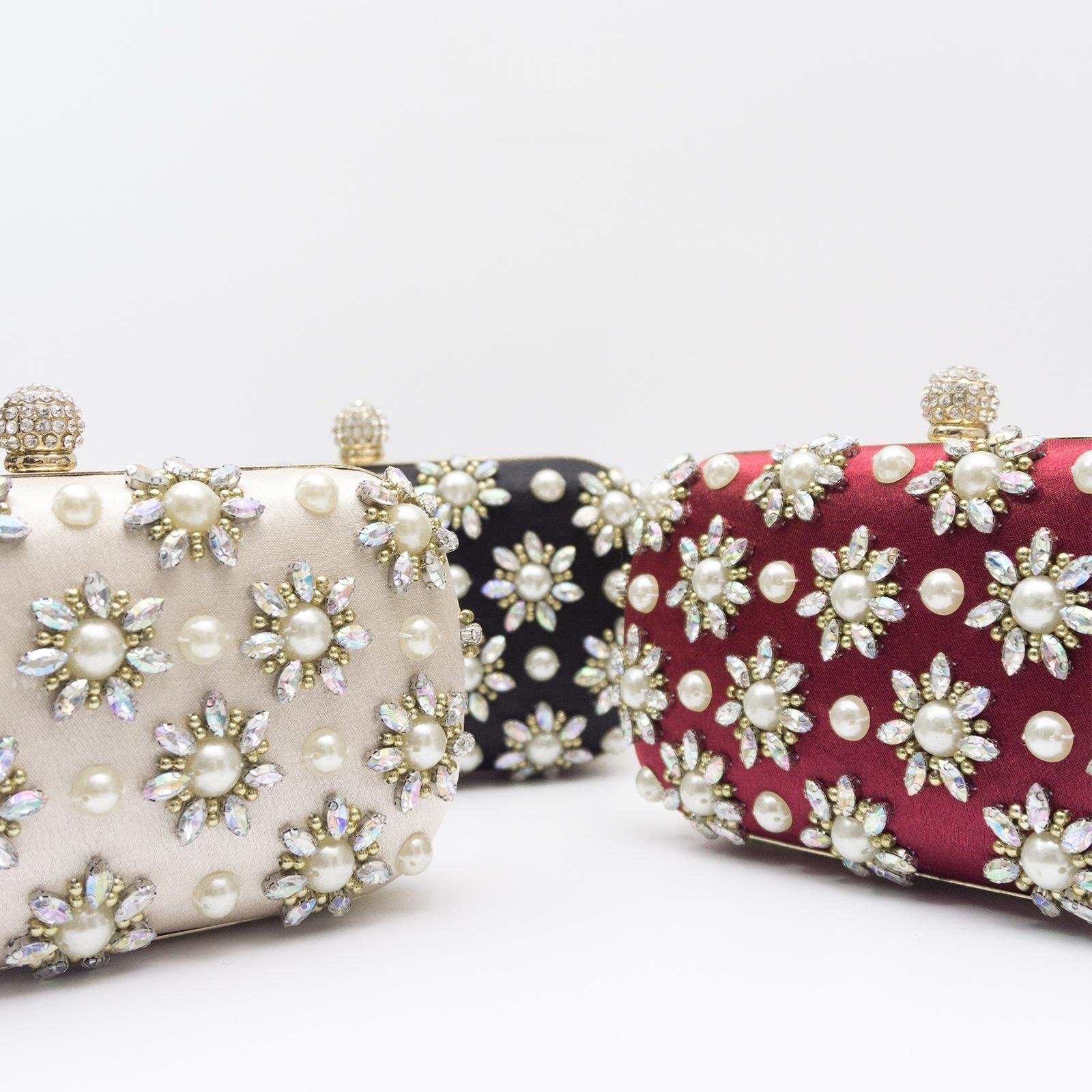 Pearl-Color Diamond Flower Evening Bag For Formal Wear - Image 5